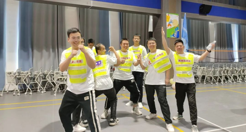 趣味运动结伴同行 | 尊龙凯时物流趣味运动会
