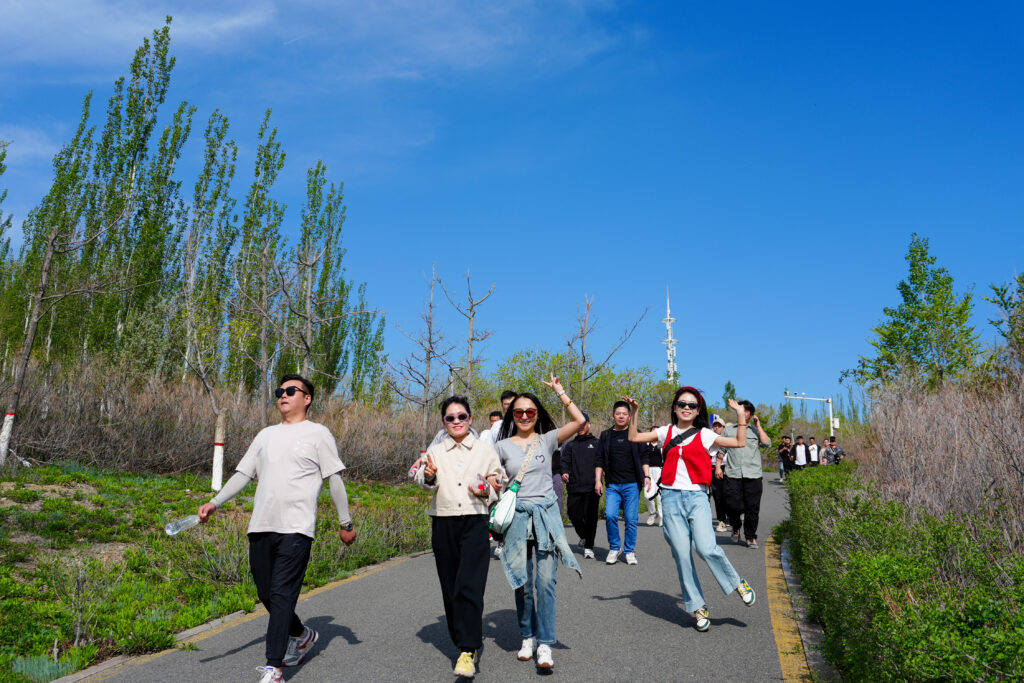 绿径同行·步筑新途 | 尊龙凯时物流团队徒步团建之旅